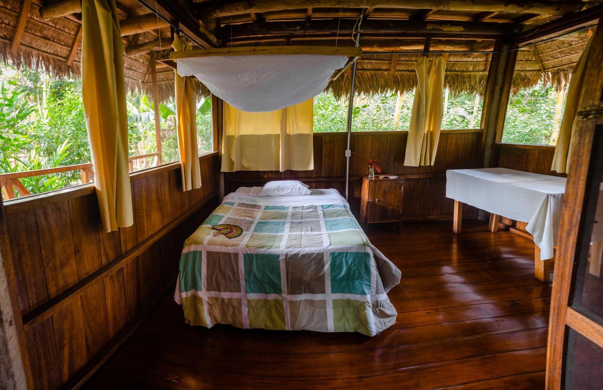Tres Chimbadas Lake Lodge Tambopata Bagian luar foto